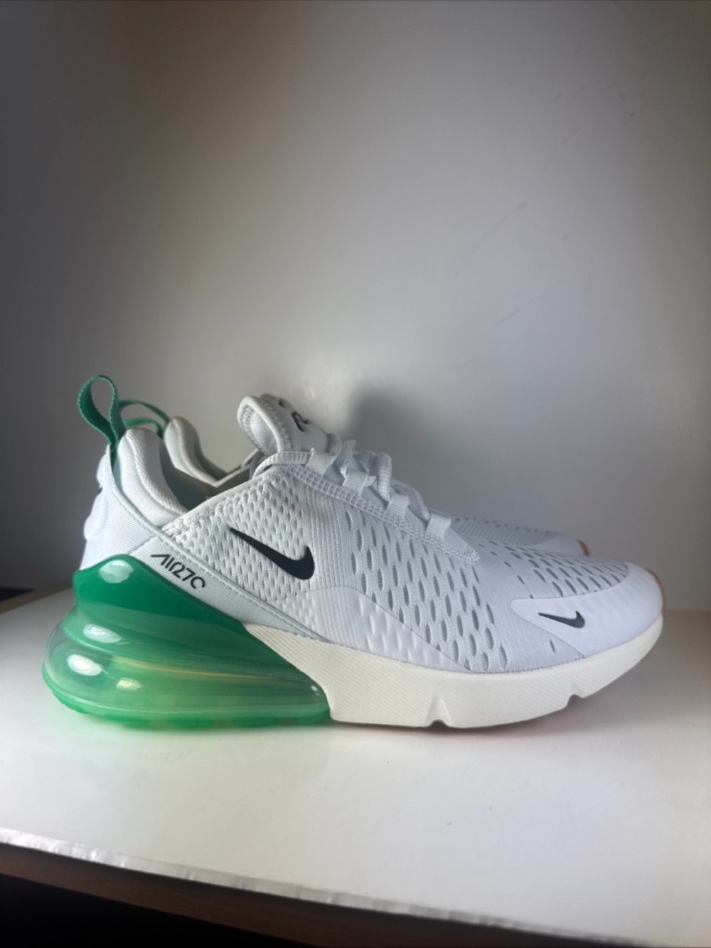 Nike Women’s Air Max 270 Summit White, Black & Green Athletic Shoes Size 7-7.5